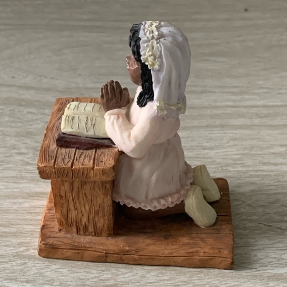 Young’s Praying Girl - Picture 4 of 6